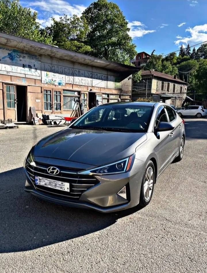 Hyundai Elantra 2019