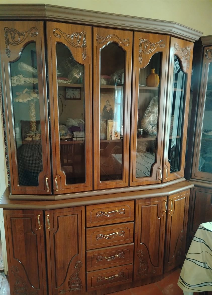 80.000 dram ile iki parça satılır