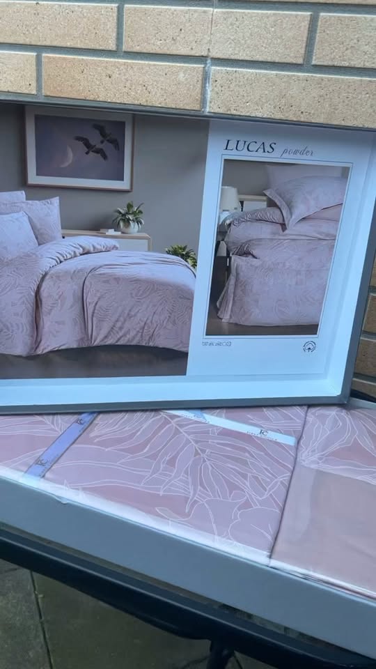 Lucas Powder pink bedding set