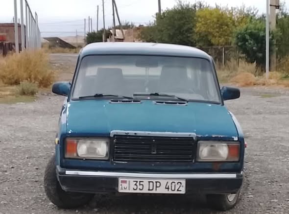 Avtomobil 2001 — 350,000֏