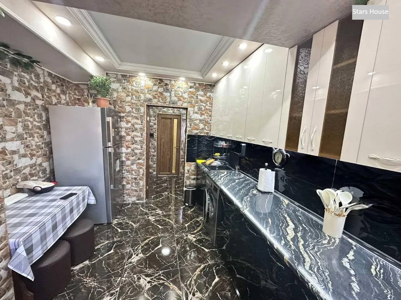 Продаётся 3-комнатная квартира, Ереван