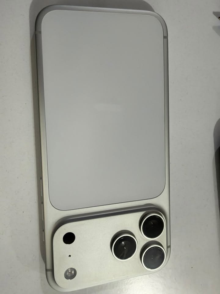 iPhone 17 Pro Max 256GB, 96% заряда батареи