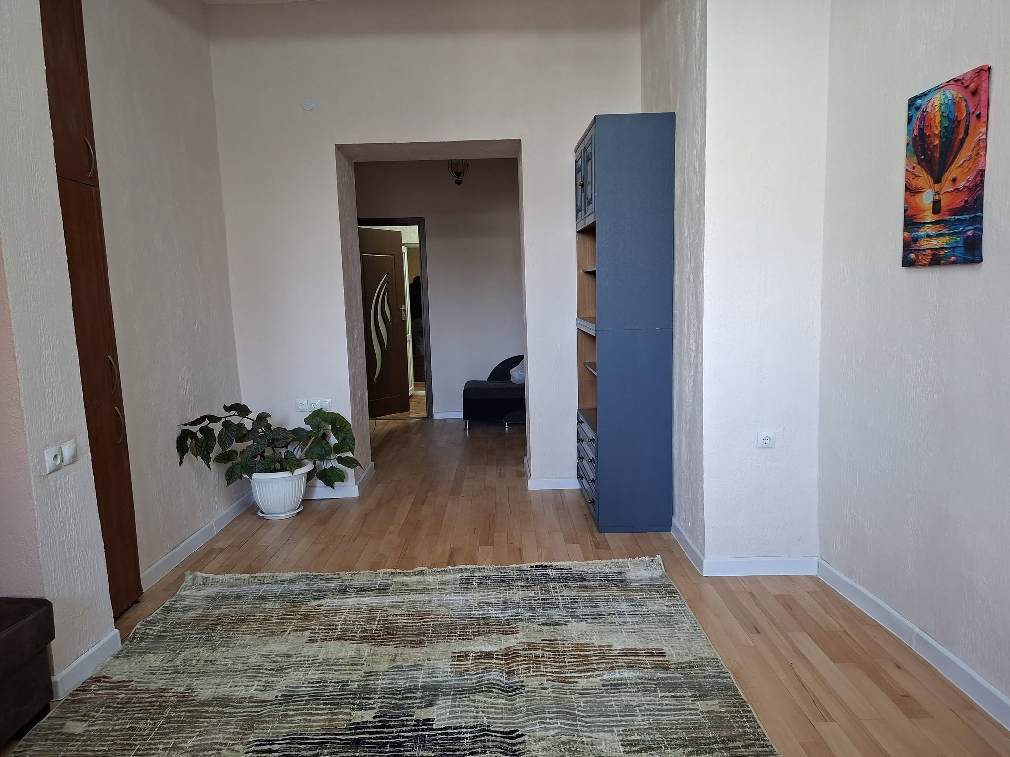 Tsereteli metrosu yakınında 3 oda daire kiraya veriyoruz. - 750$