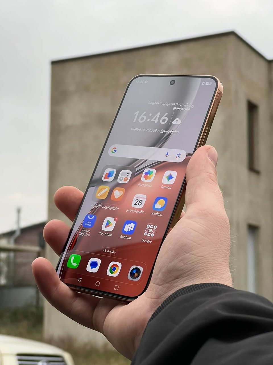 Kutusuyla ve tüm fabrika aksesuarlarıyla birlikte fiyatı — 600₾