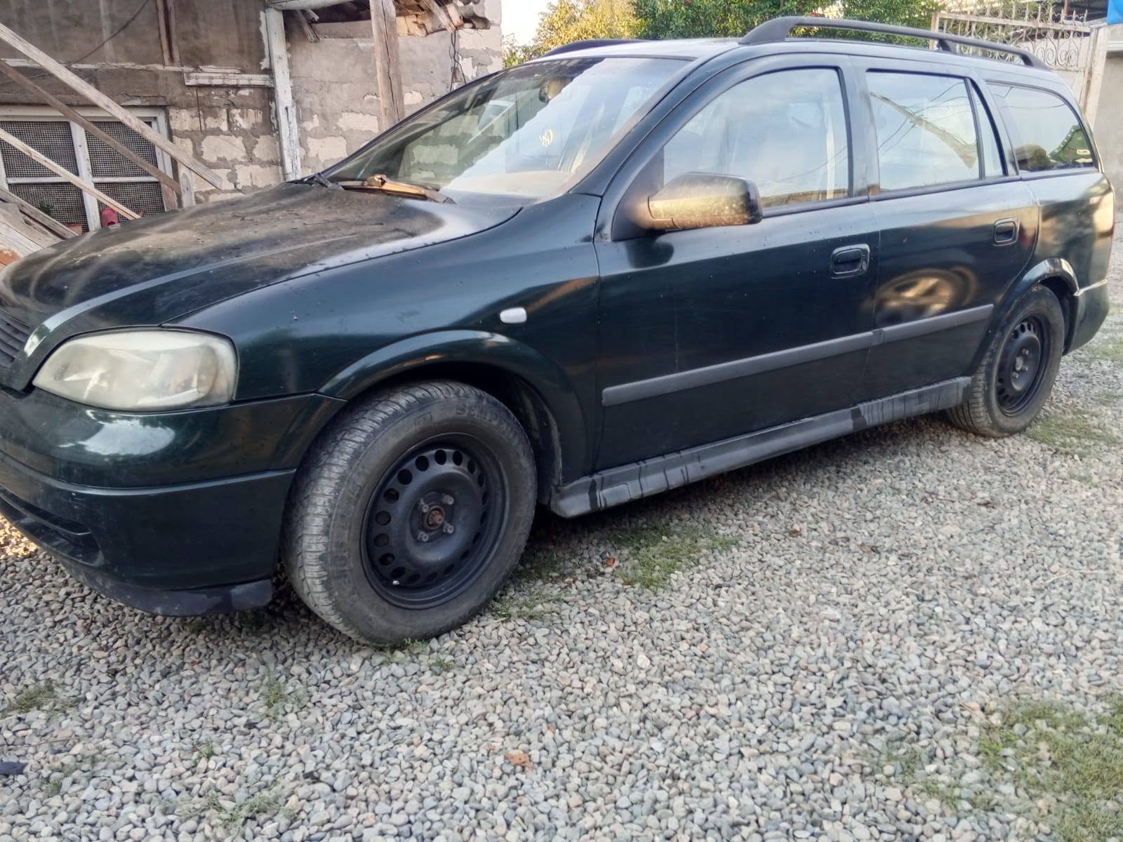 ავტომობილი 1999 — 3200ლ