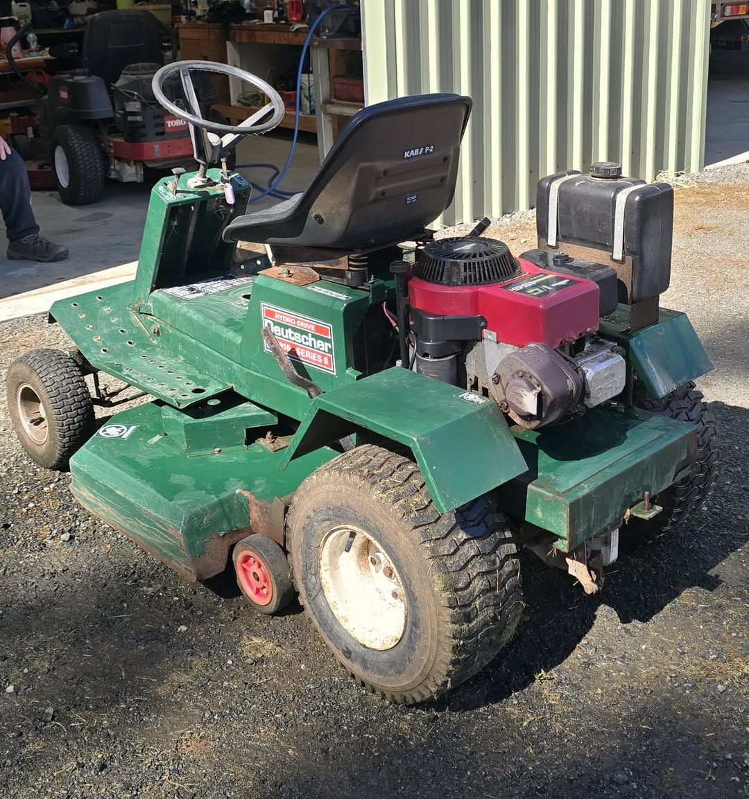Deutscher TH910 Series 11 Ride-on mower