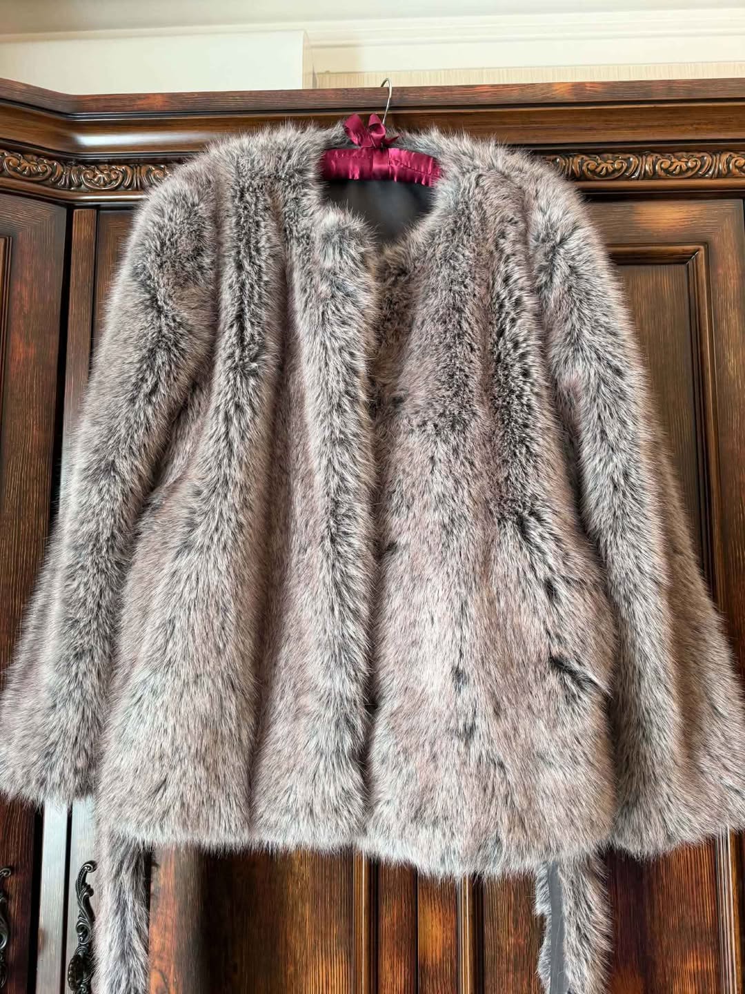 New women's fur coat, size M