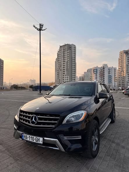ML350 blutec 2014 — 12,500$