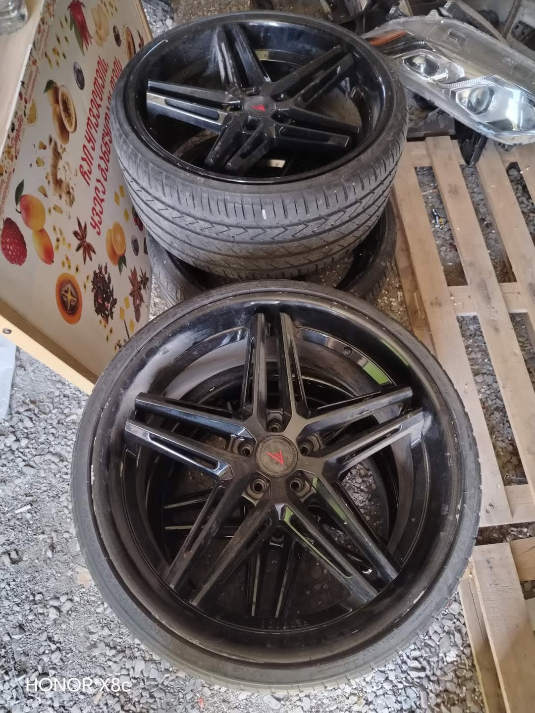 R22 alloy wheels with tyres