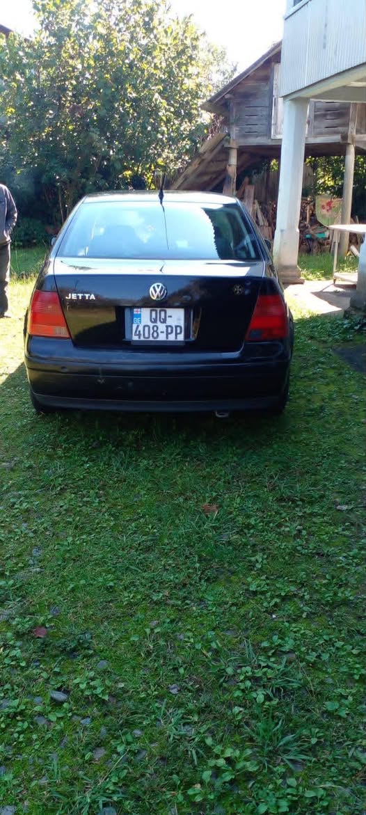 იყიდება ან იცვლება წელი 2002 ფასი — 1,800$
