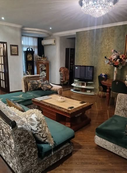 იყიდება ბინა, თბილისი — $228,000