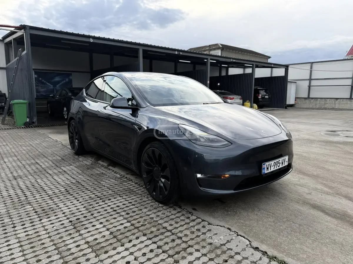 Tesla Model Y 2000