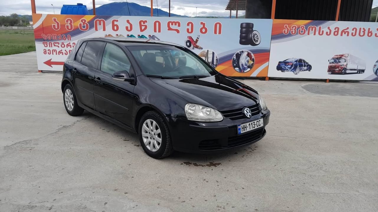 VOLKSWAGEN Golf 2005 — 3,500$