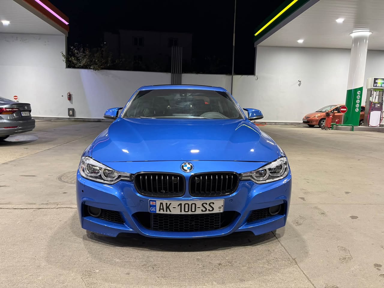 BMW F30 335 2014 — 11,600$