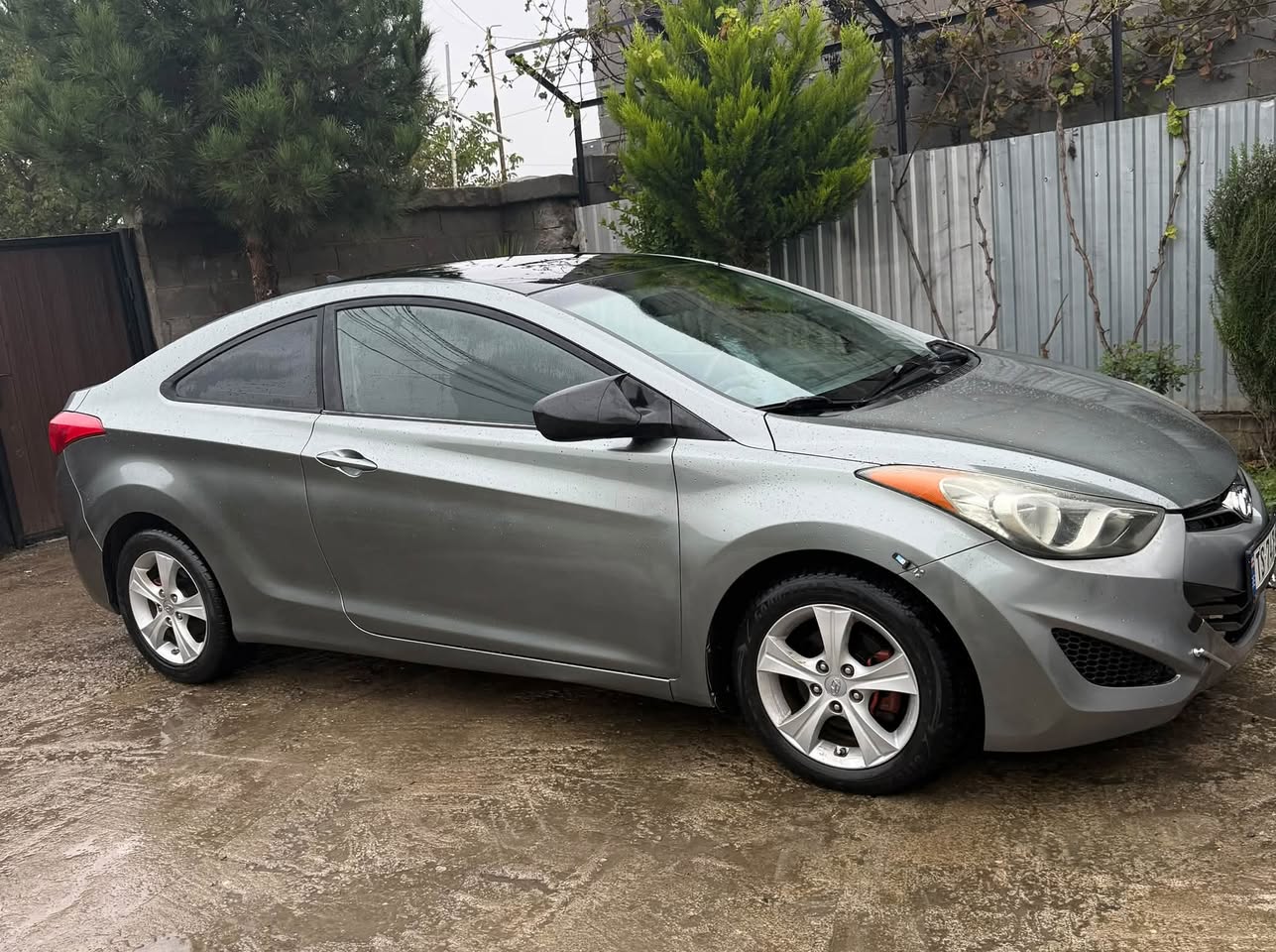 2012 model Elantra, 1.8 benzinli - 4,500$