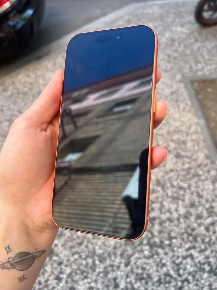 iPhone 17 Pro, locked, good condition