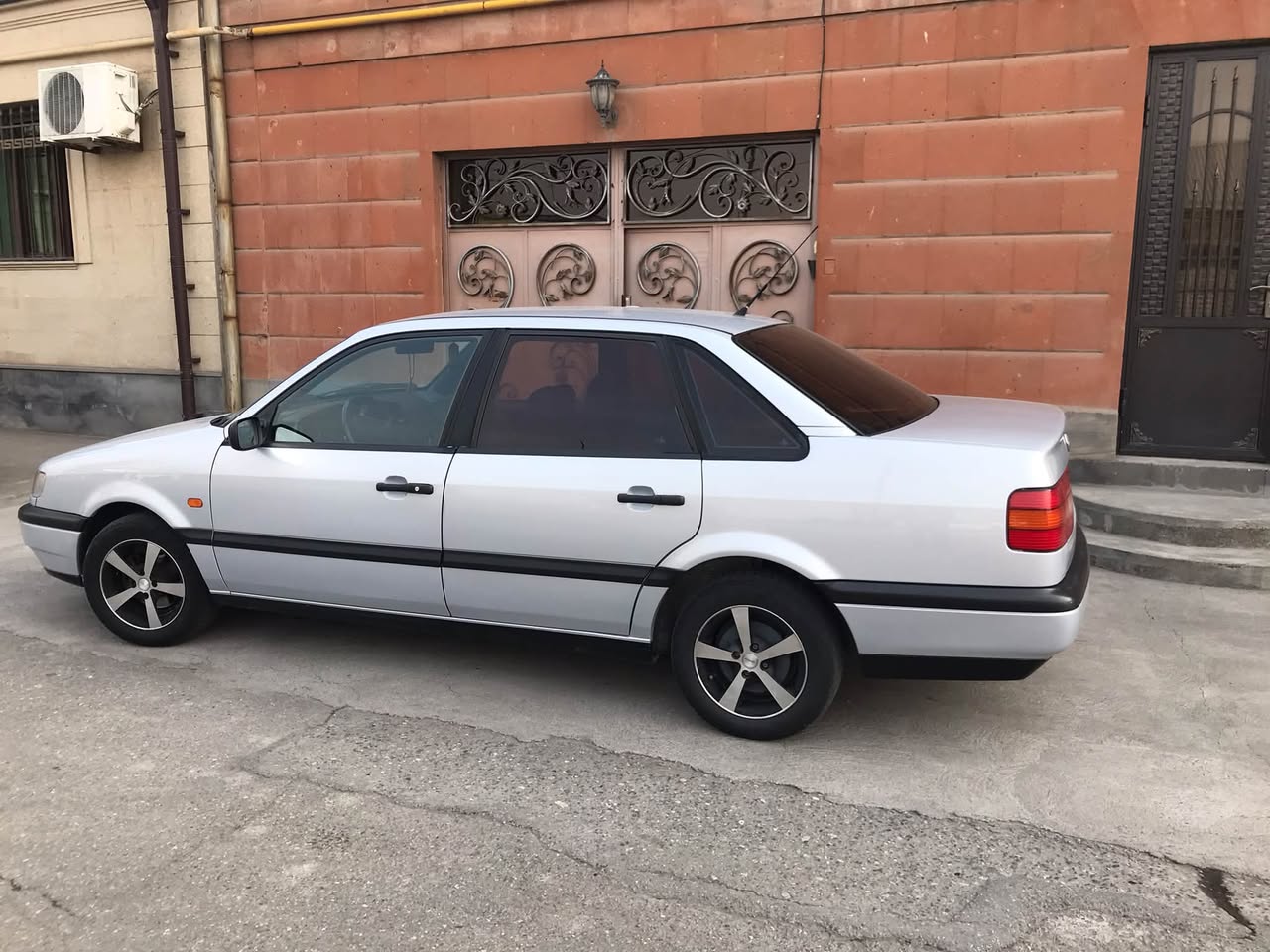 Volkswagen Passat B4 1995 — $3,600