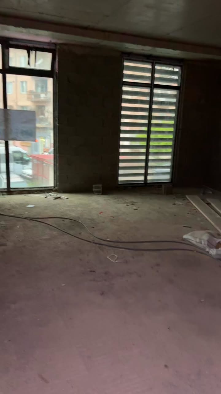 Kommersiya sahəsi, Rustavi — $500