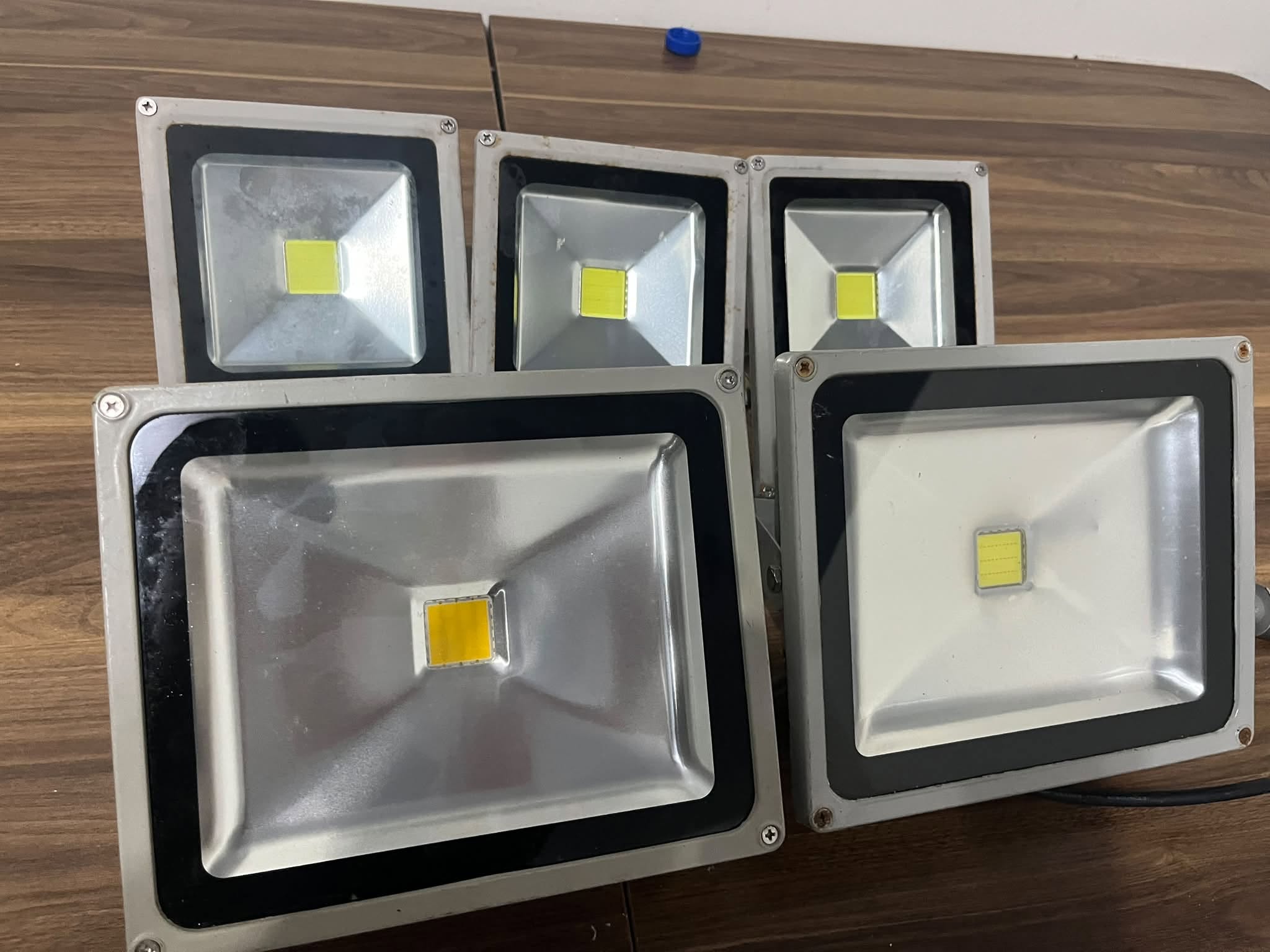 LED პროჟექტორების კომპლექტი, 5 ცალი