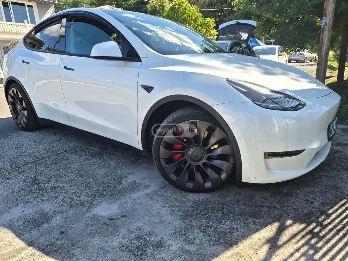 Tesla Model Y Performance 2021 — 20,500$