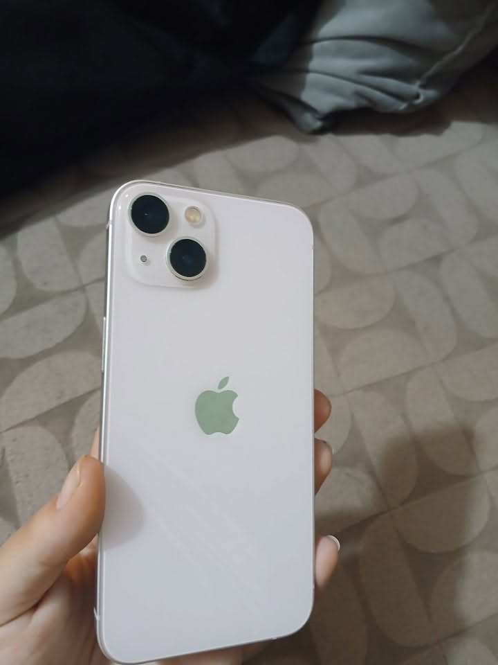 iPhone 13, battery at 70%
