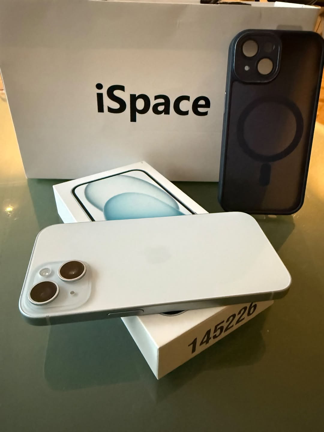 iPhone 15 ideal vəziyyətdə, açilmamış — 1,100₾