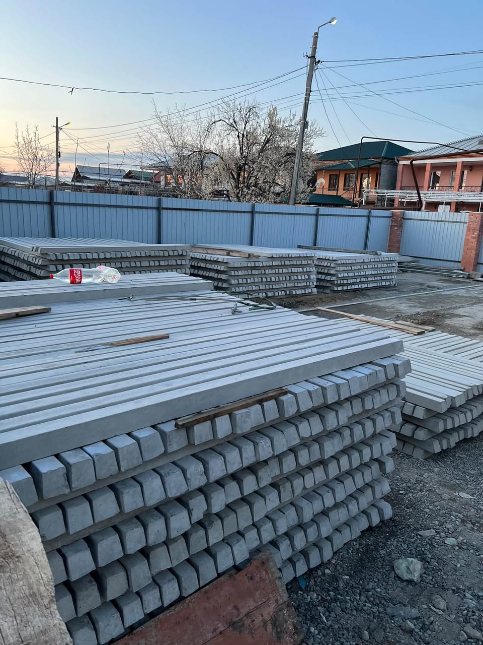 Satılık demir beton direkleri, uzunluk 2.4 - 11₾