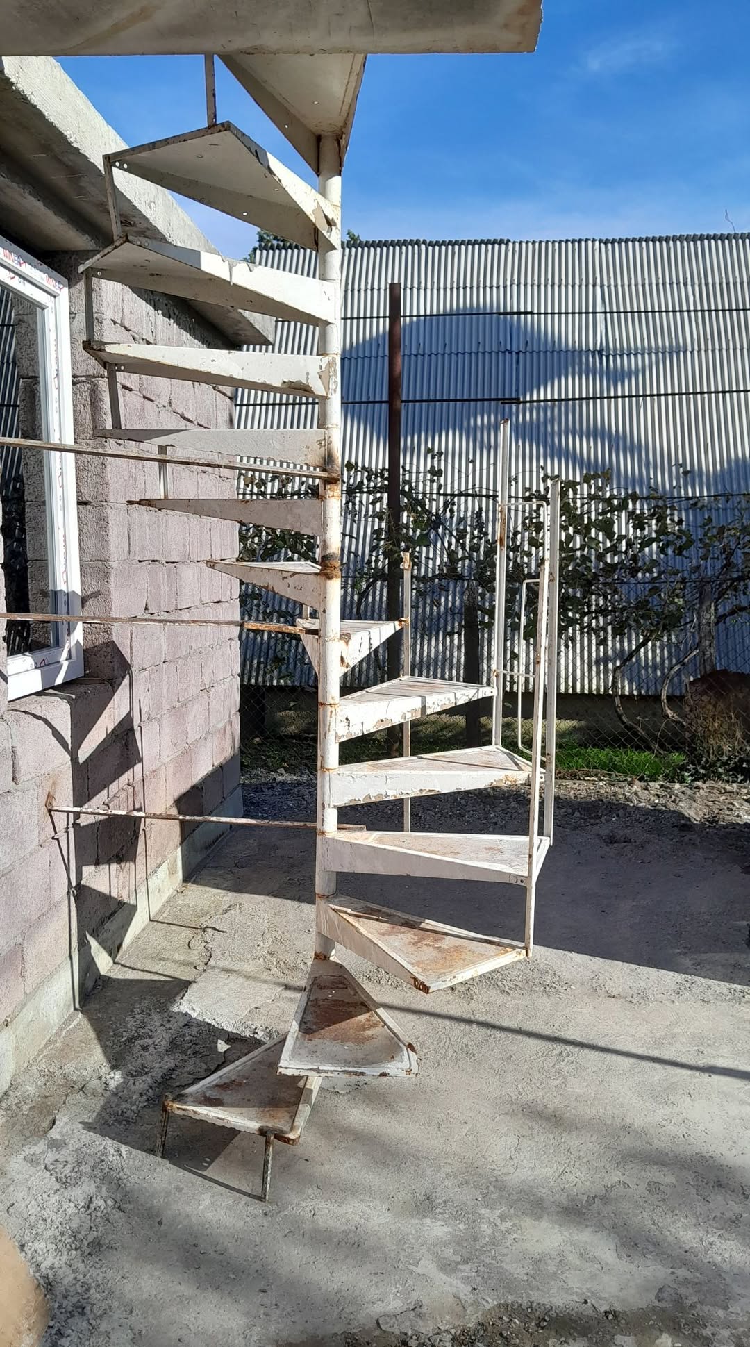 Stairs for sale urgently for 400 lari