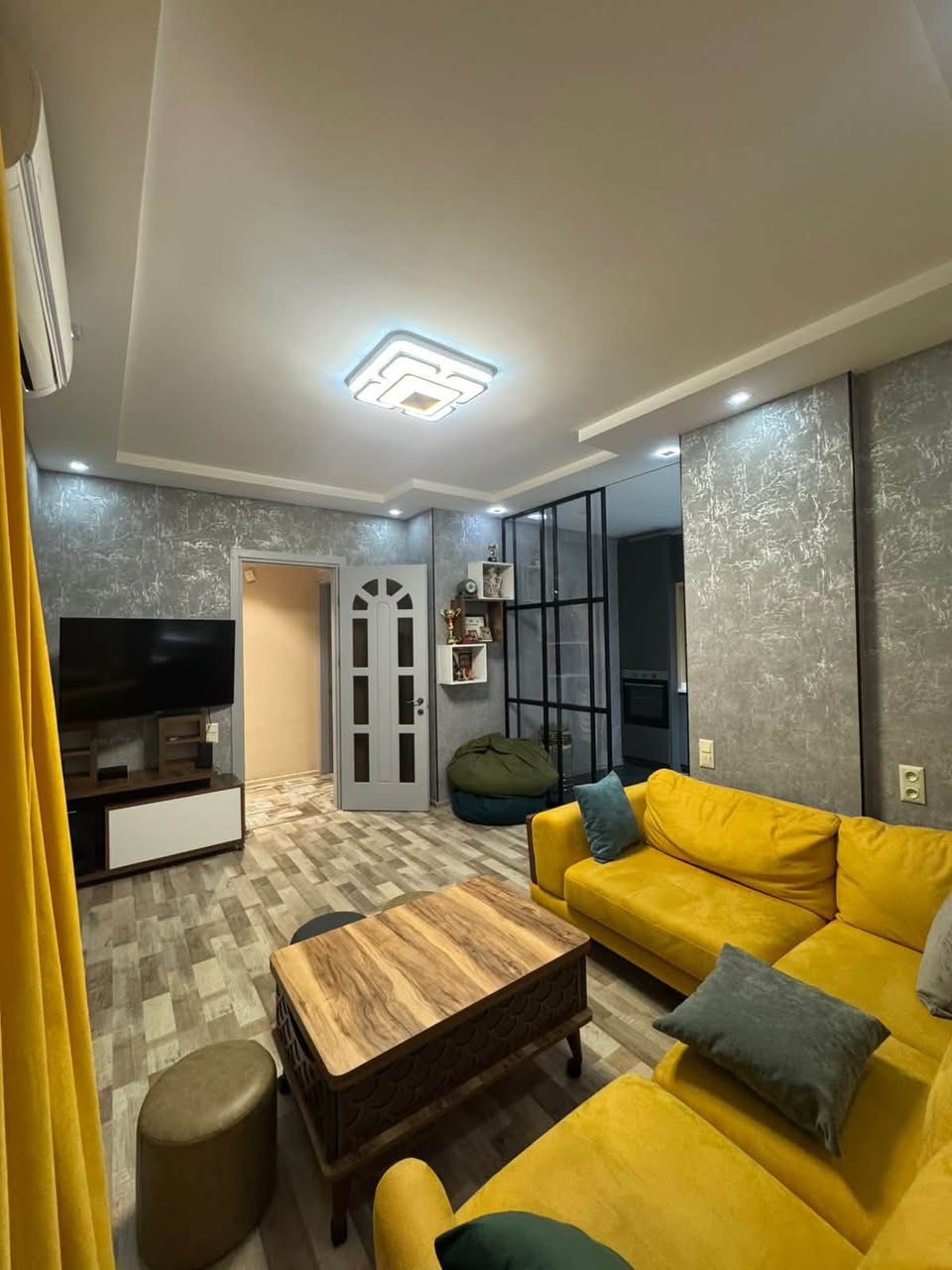 იყიდება 2-ოთახიანი ბინა, ბათუმი — $153,000