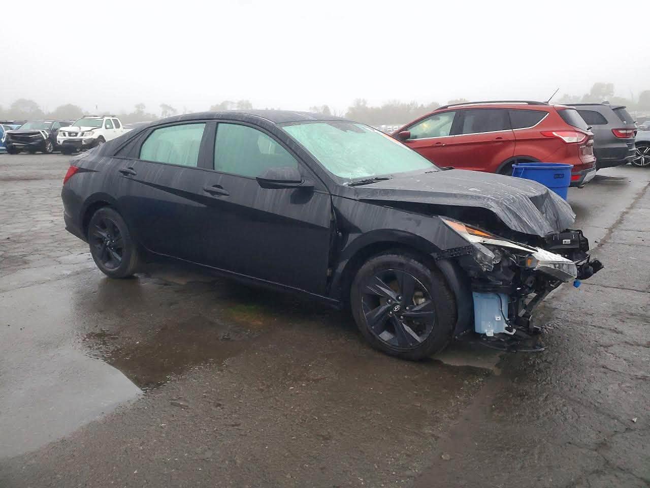 Hyundai Elantra 2023 — 6,650$