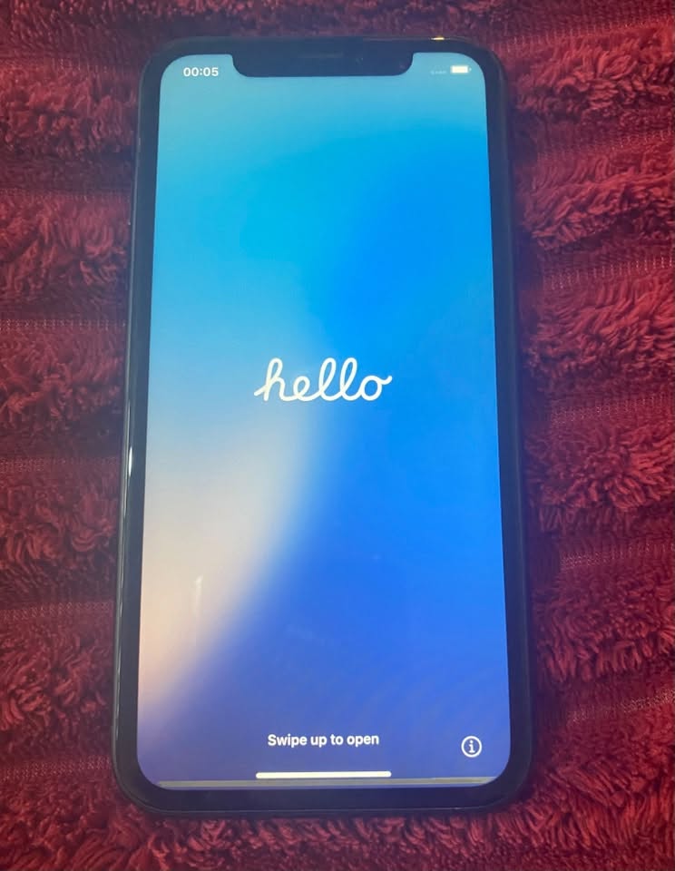 200 lariye iPhone XR satılık, hiçbir problem yok