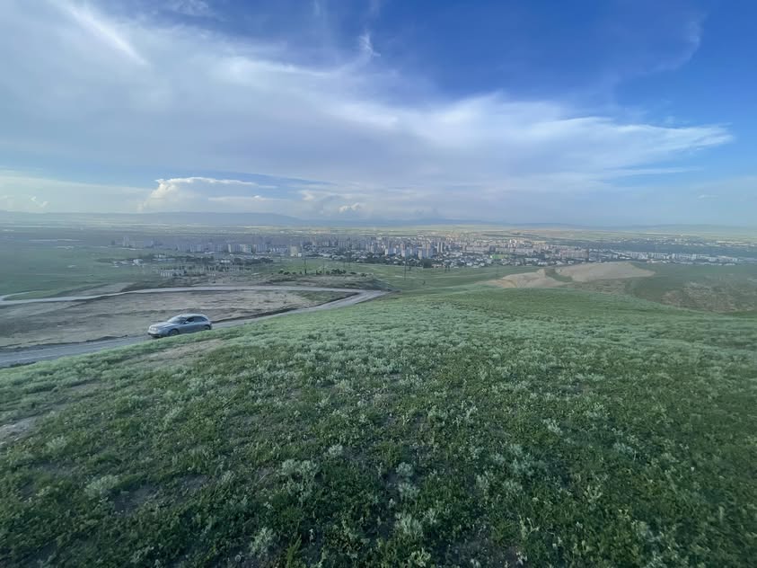 Վաճառվում է 600 քառակուսի մինչև հողակտոր 12000 $