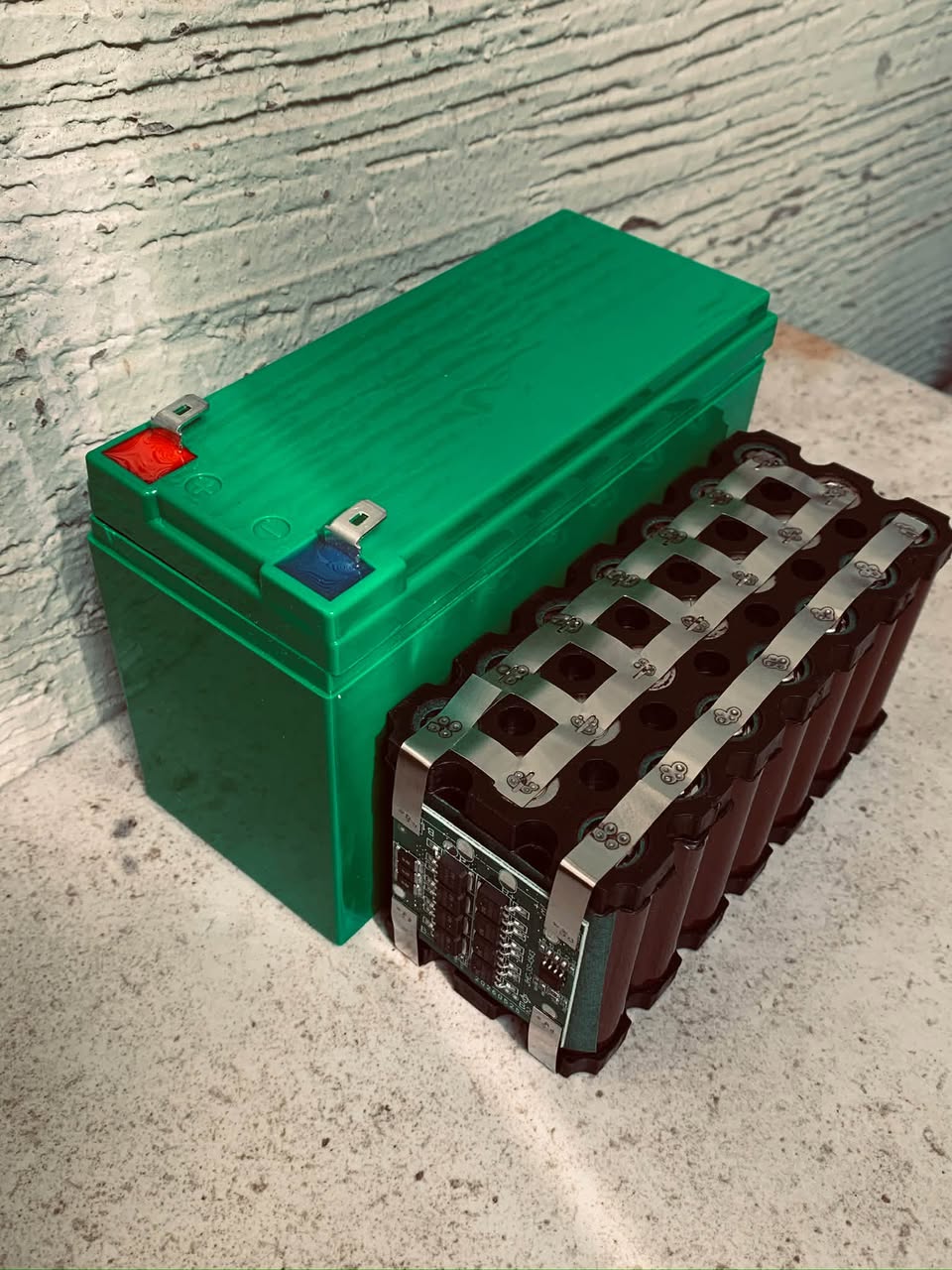 12V 20Ah ლითიუმის აკუმულატორი