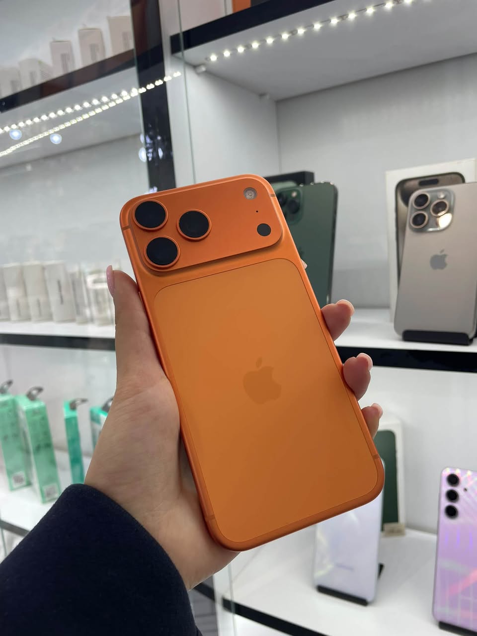 iPhone 17 pro max📲 94🔋256gb⚙️Esim☺️ 369.000💸