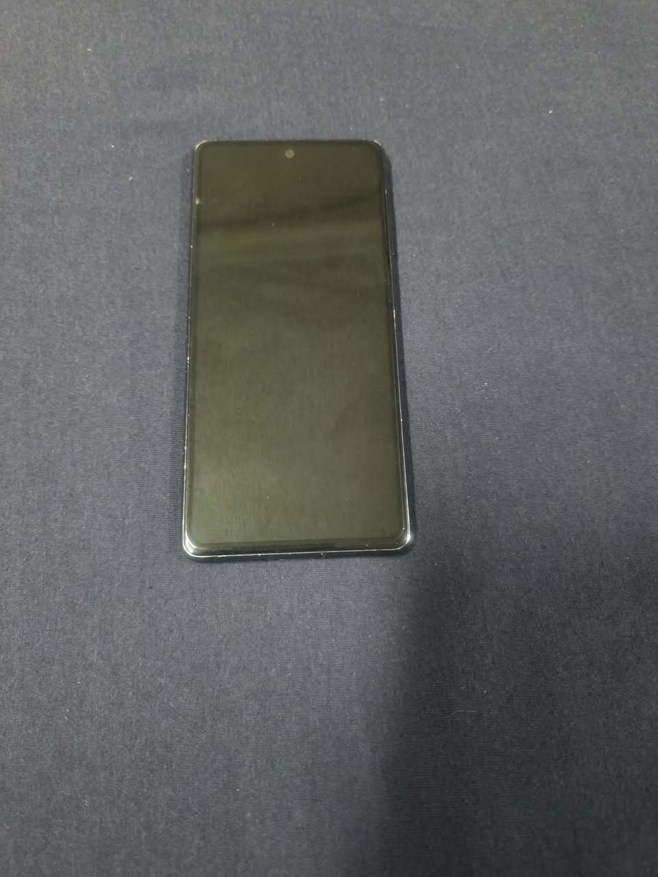 Satılır, zədələnməyib, ideal vəziyyətdə, cızılmasız Samsung — 350₾