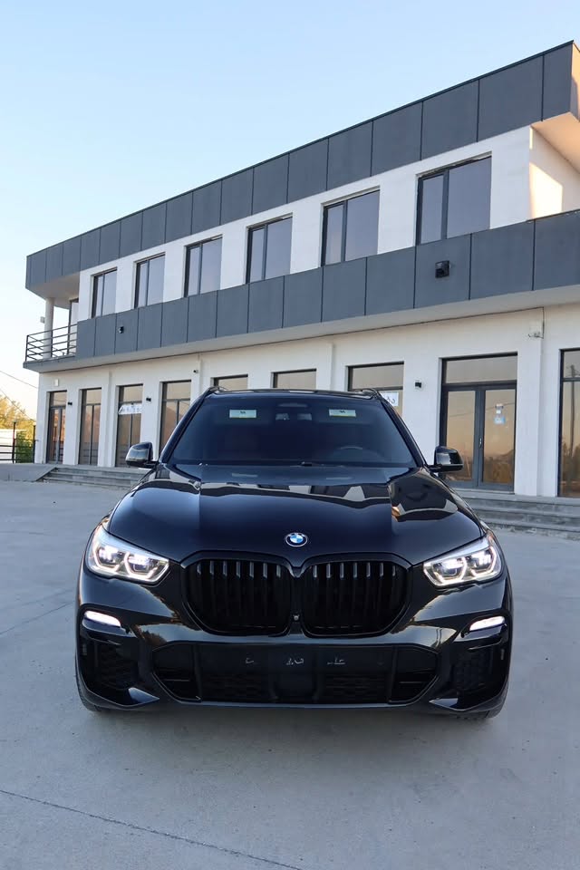 BMW X5 2020 — 34,000$