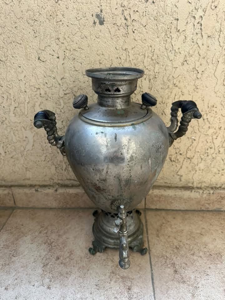 Köhnə şəkildə kömür qazanı satılır