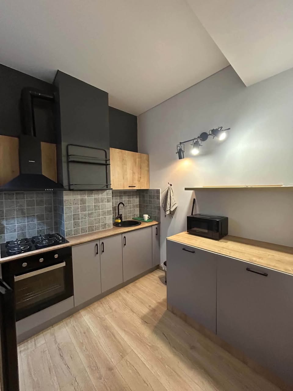 Сдаётся 3-комнатная квартира, Тбилиси — $900
