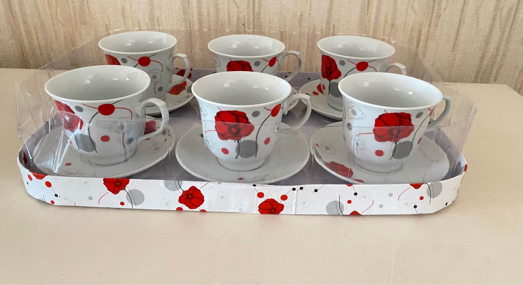 Çay fincanlarının koleksiyonu, 6 kişi için