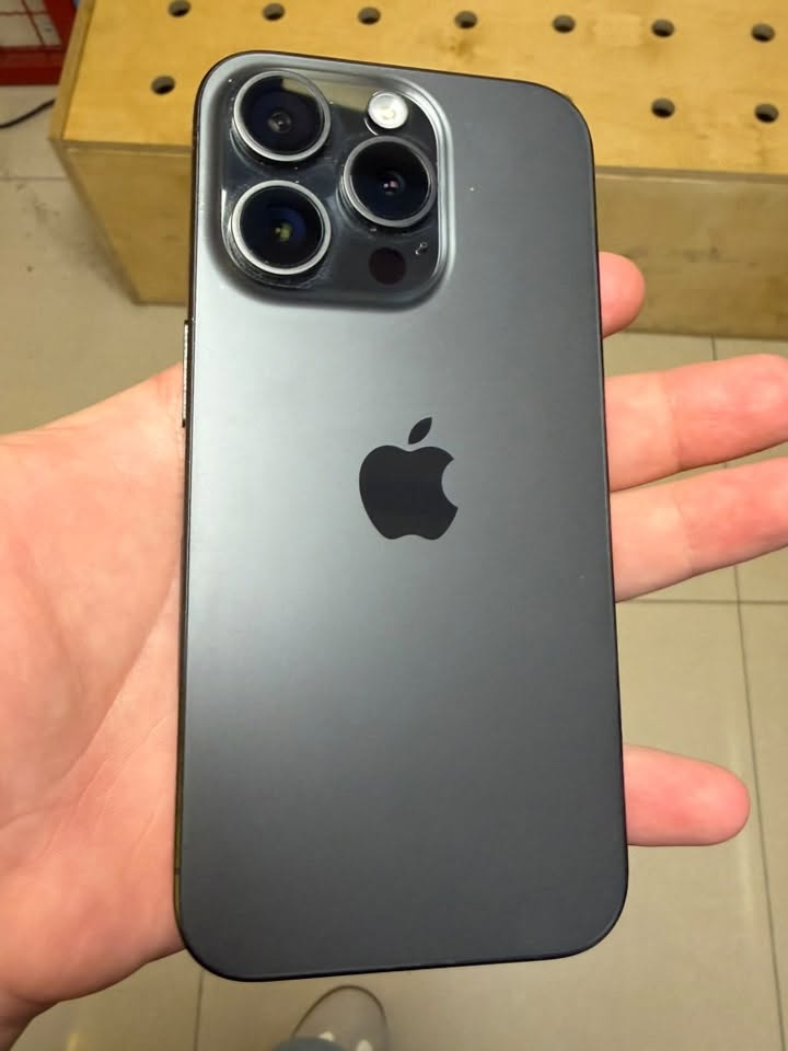 iPhone 15 Pro, sealed