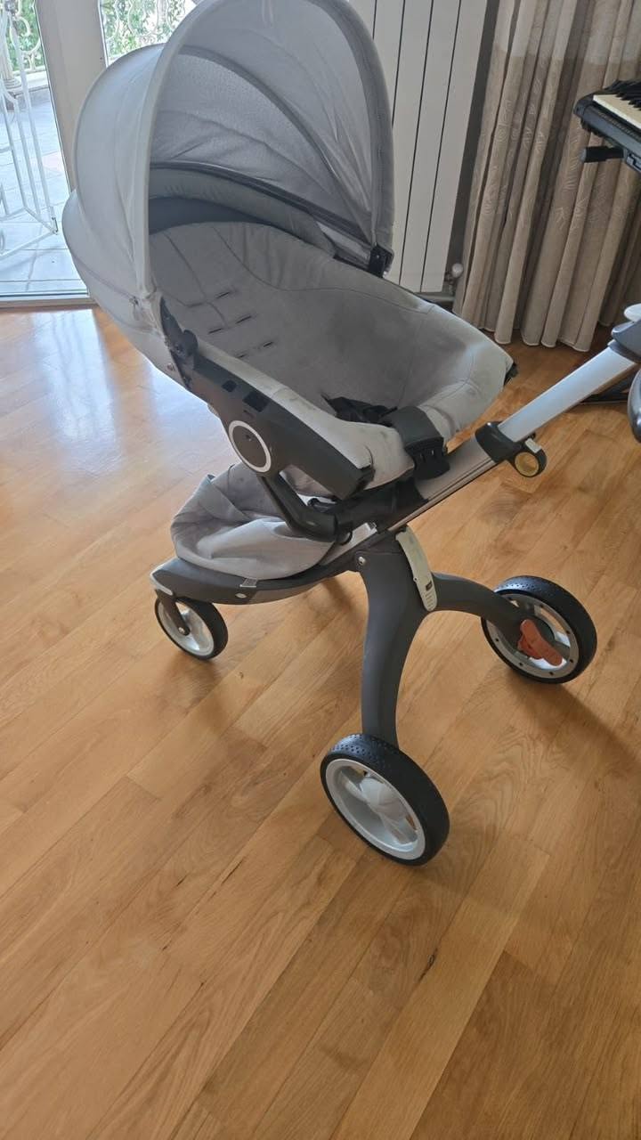 Stokke uşaq arabası satılır