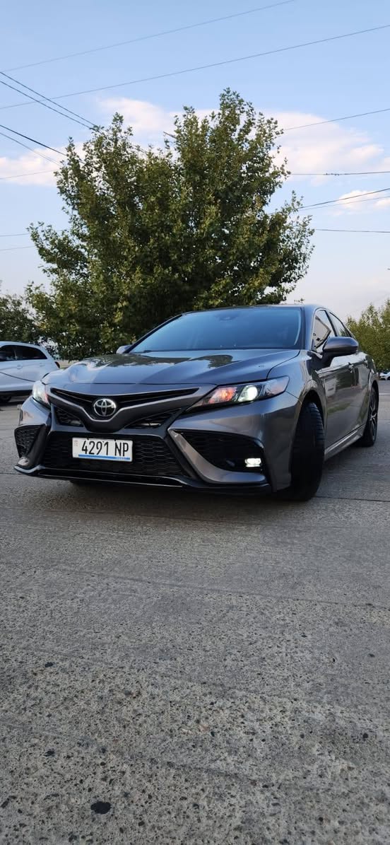 Toyota Camry 2021