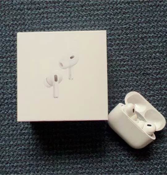 Apple AirPods Pro 2 nesil, kutusuyla