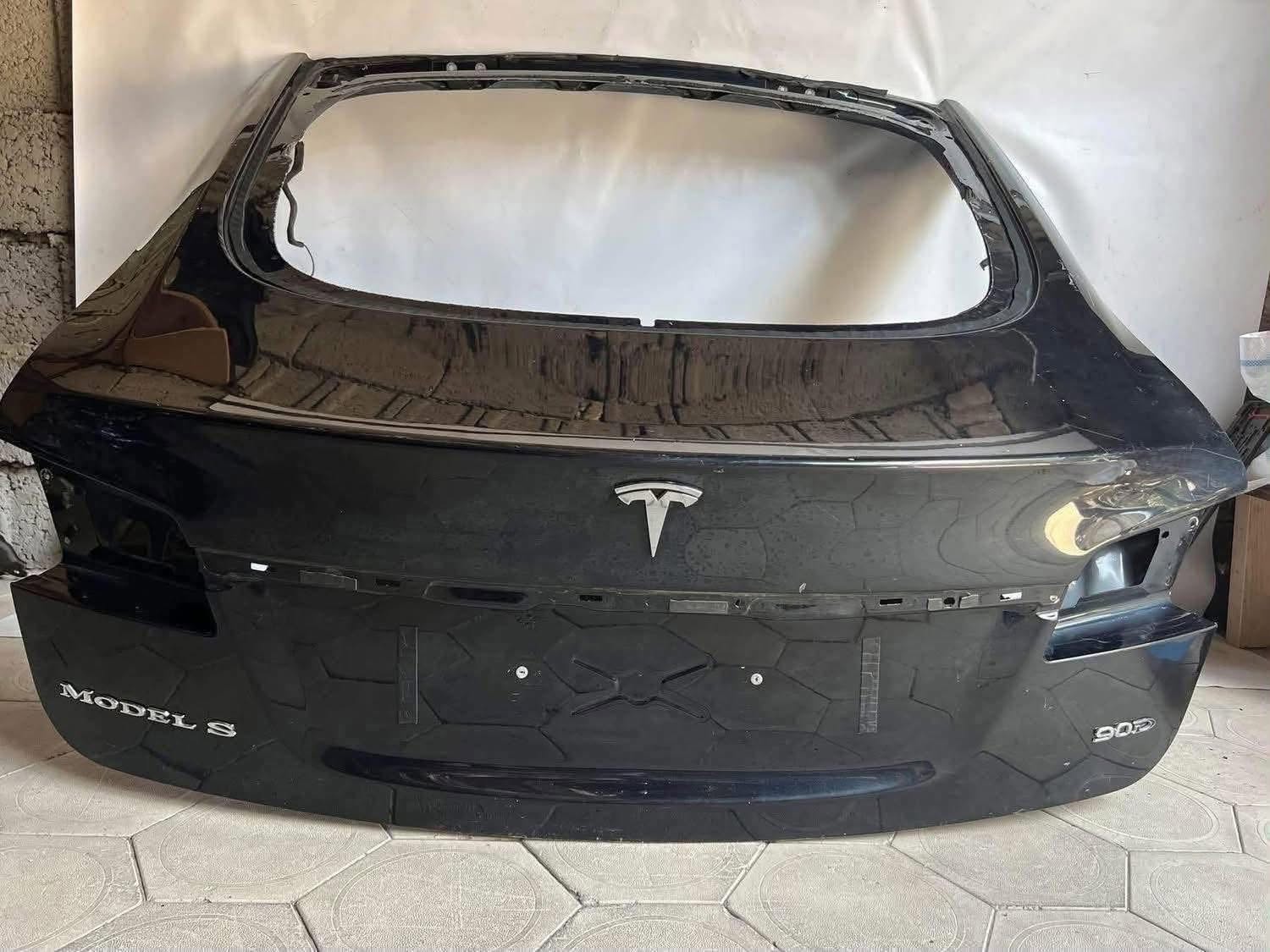 Tesla — 1,000₾