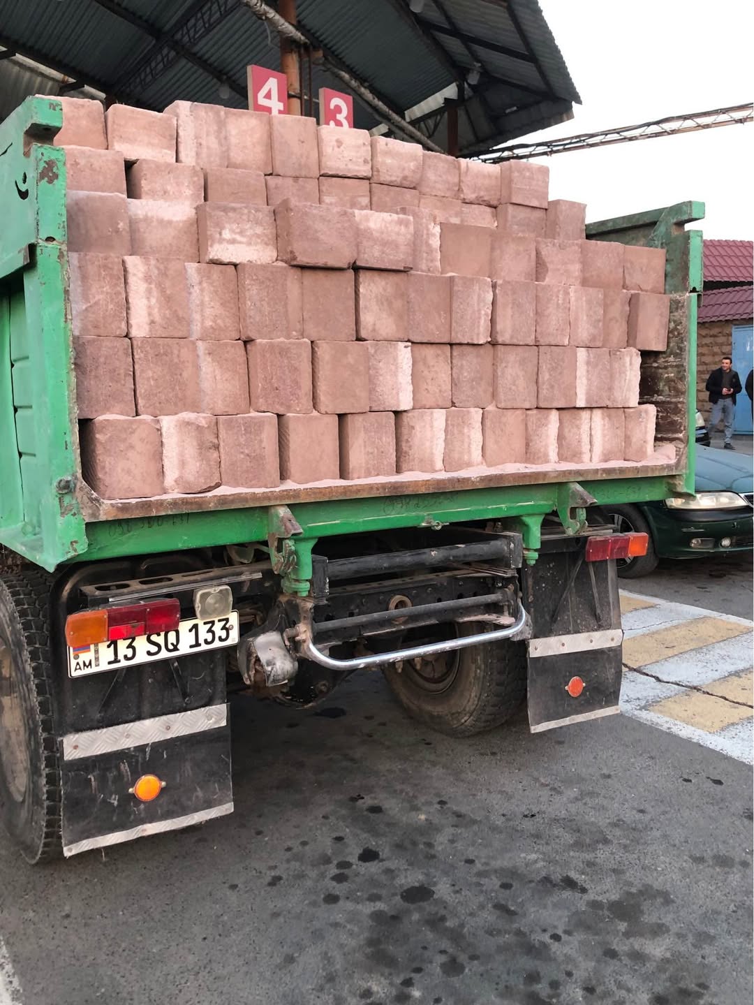 Tüf taş blokları, kamyon yükü