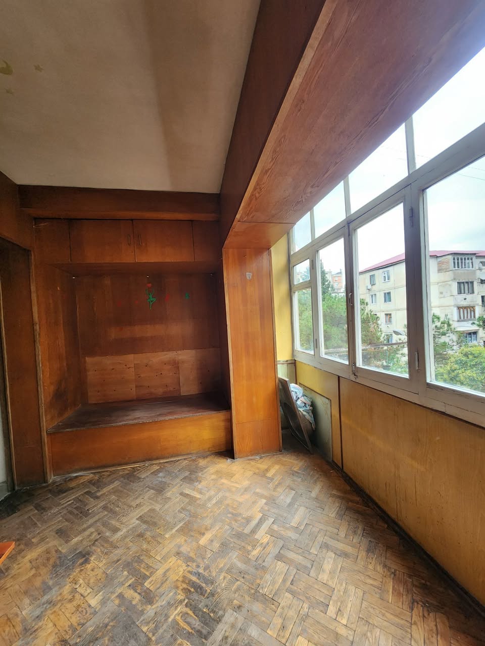 Kiralanır daire, Tiflis