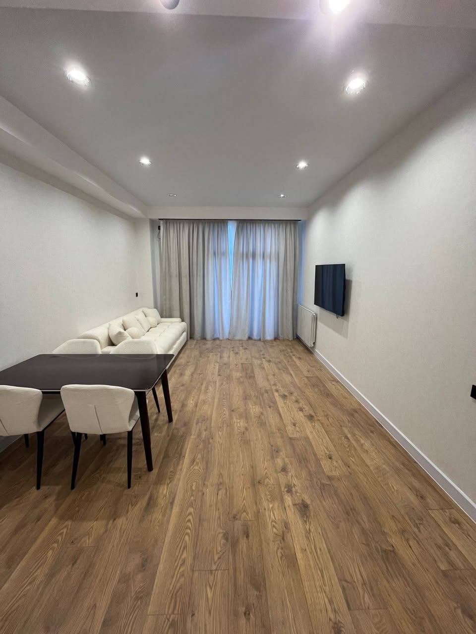 2 otaqlı mənzil icarəyə verilir, Tbilisi — $700