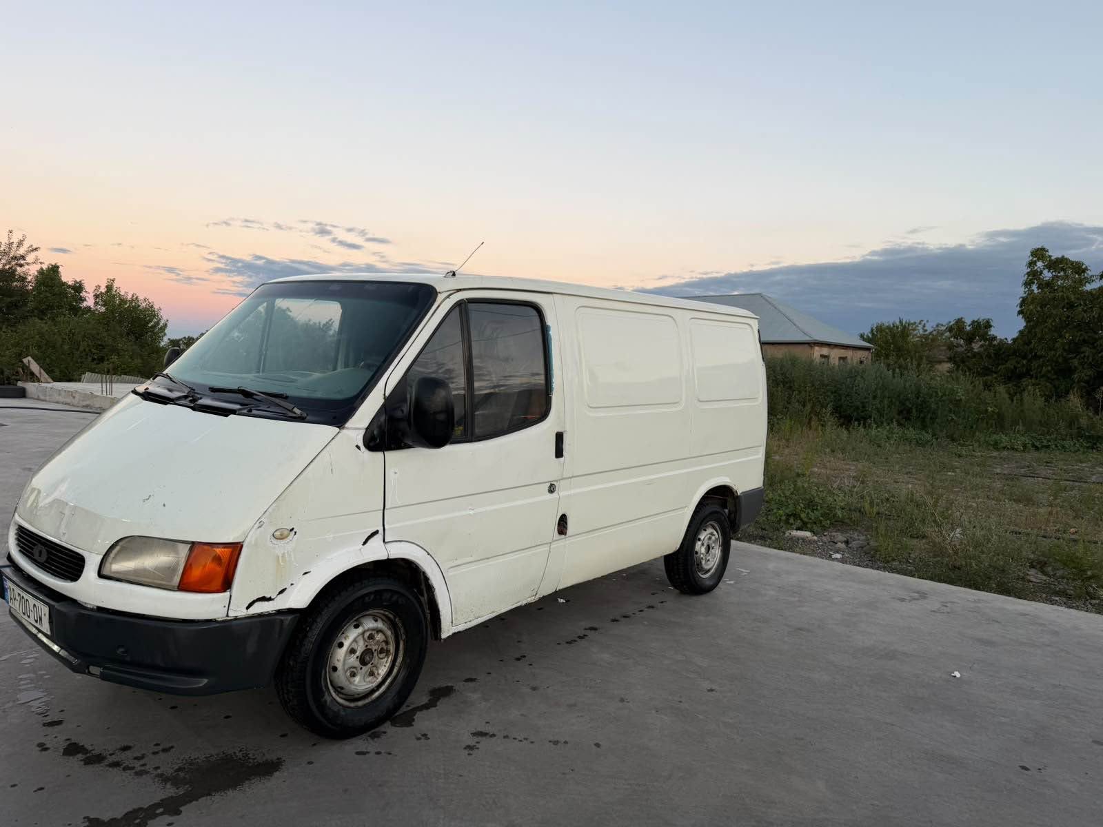 Грузовой автомобиль 1998 — 4,500₾