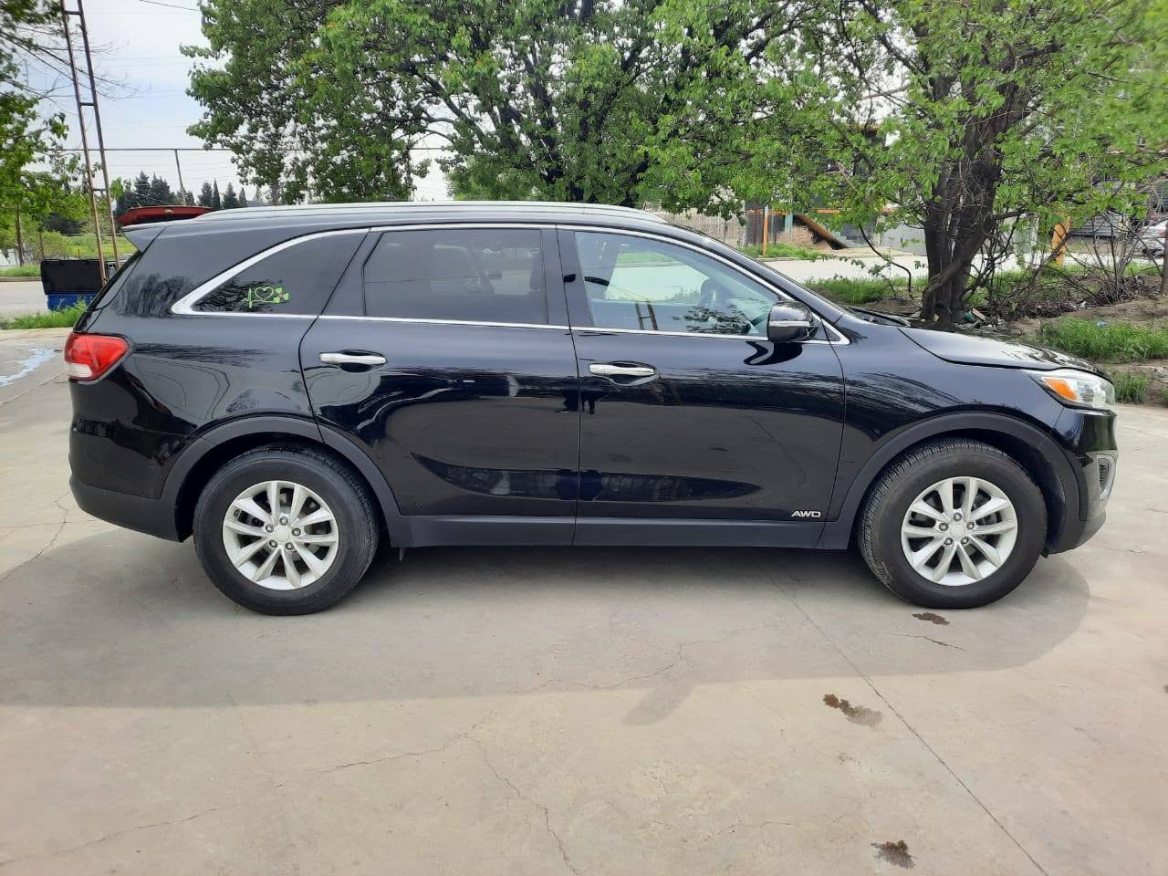 Kia Sorento 2015 — 5,600$