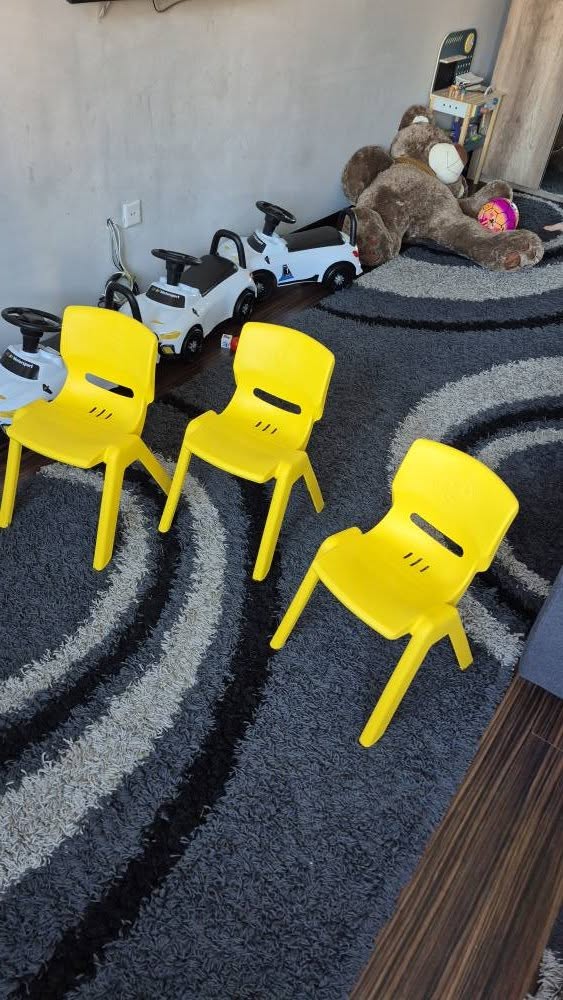 Uşaq stulu, sarı plastik